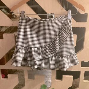Black and white squares pattern skort